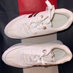 Tommy Hilfiger Women's White and Gold Accent Sneakers
